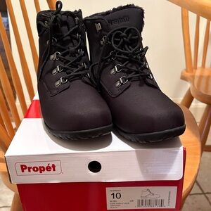 Propet Women's Black Winter Boots